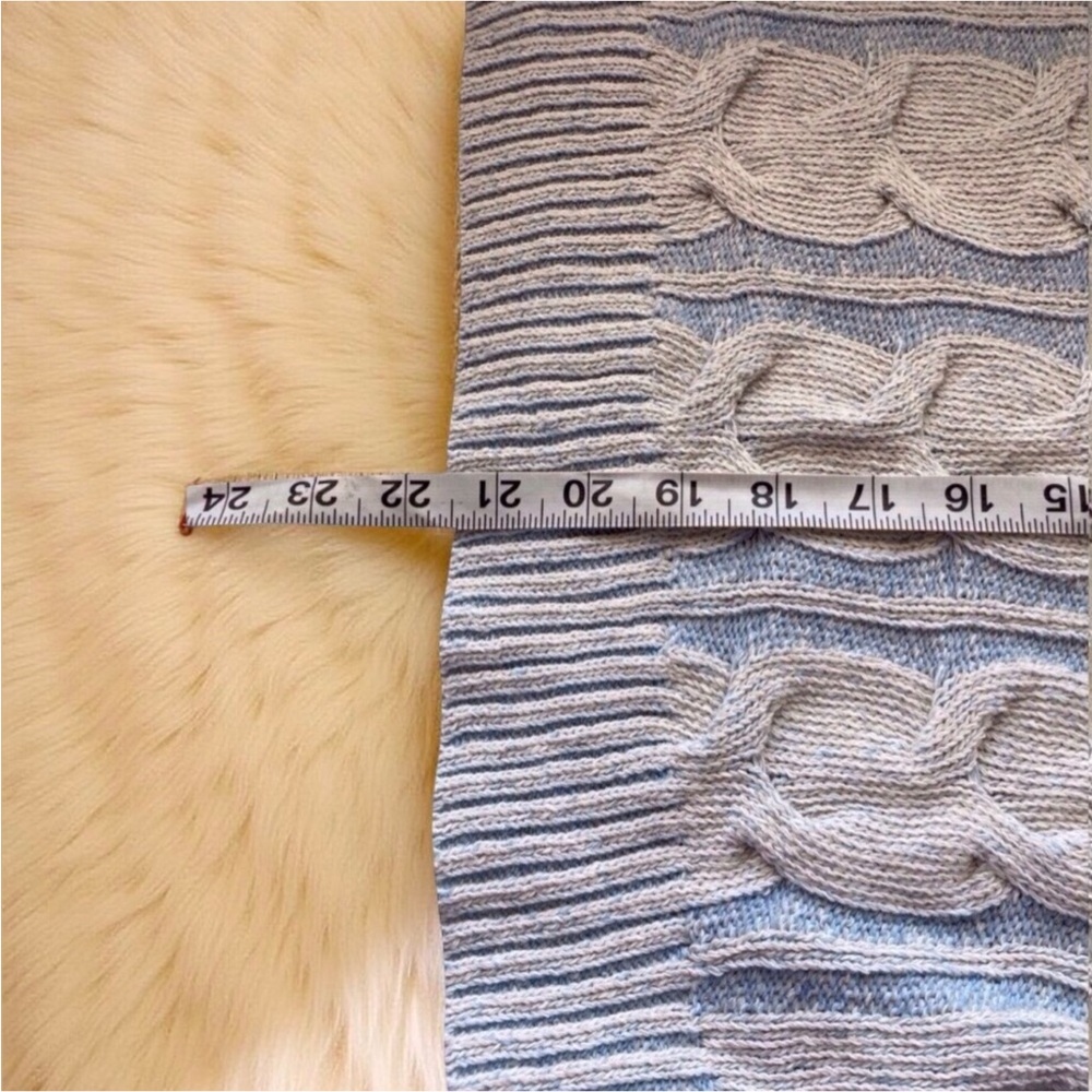 Free People Blue Cable Knit V-Neck Sweater L Coastal Cozy. NWT - Picture 5 of 8